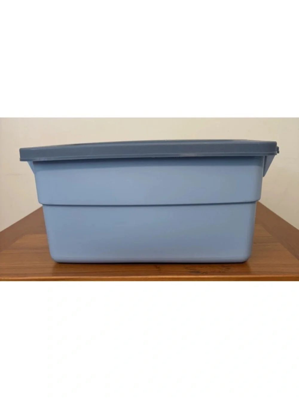 Rubbermaid Keepers Rough Tote Roughneck Storage Bin Box #0439 Tote Blue